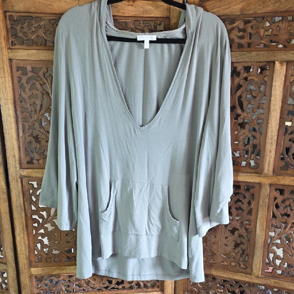 🌟 Sage Hooded V-Neck Top